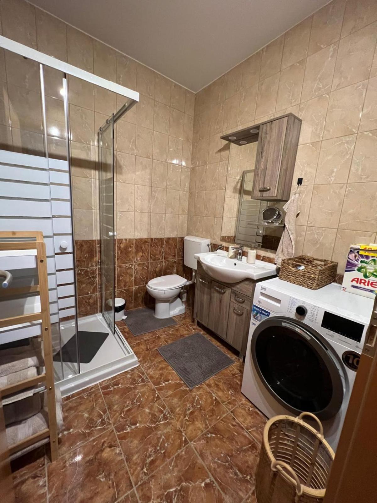 מריבור Centralpark Suites מראה חיצוני תמונה