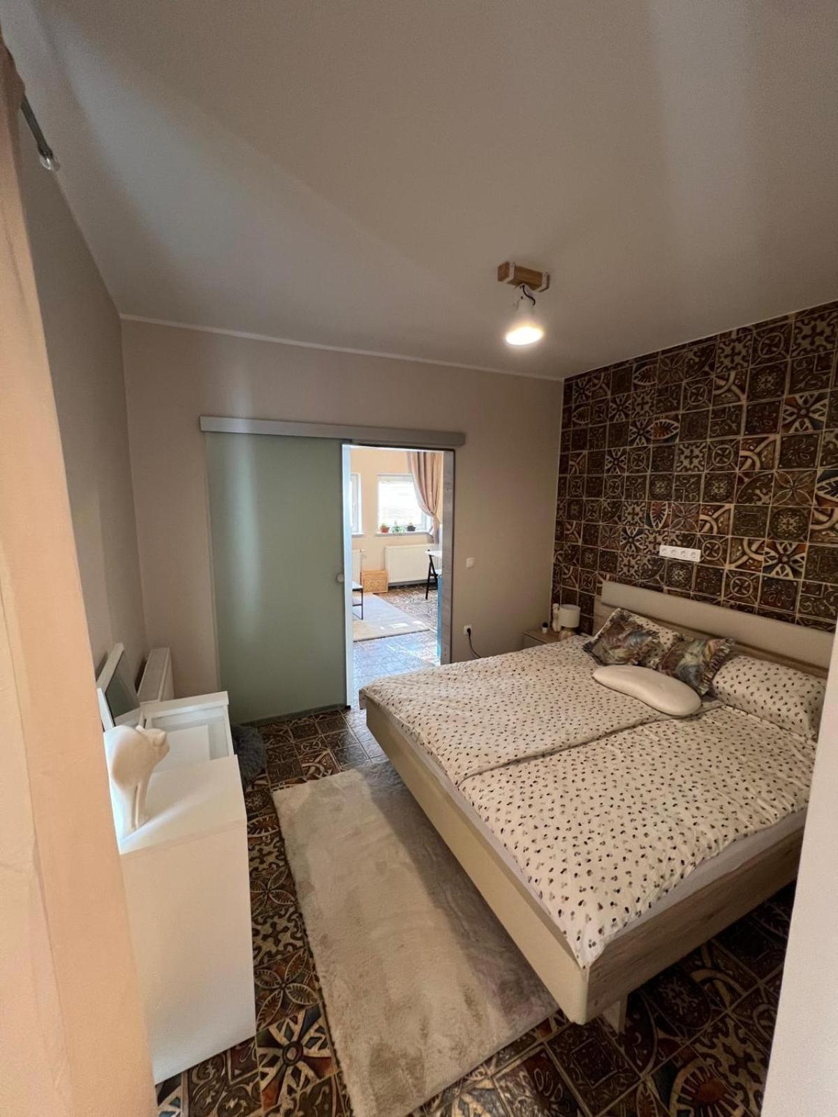 מריבור Centralpark Suites מראה חיצוני תמונה