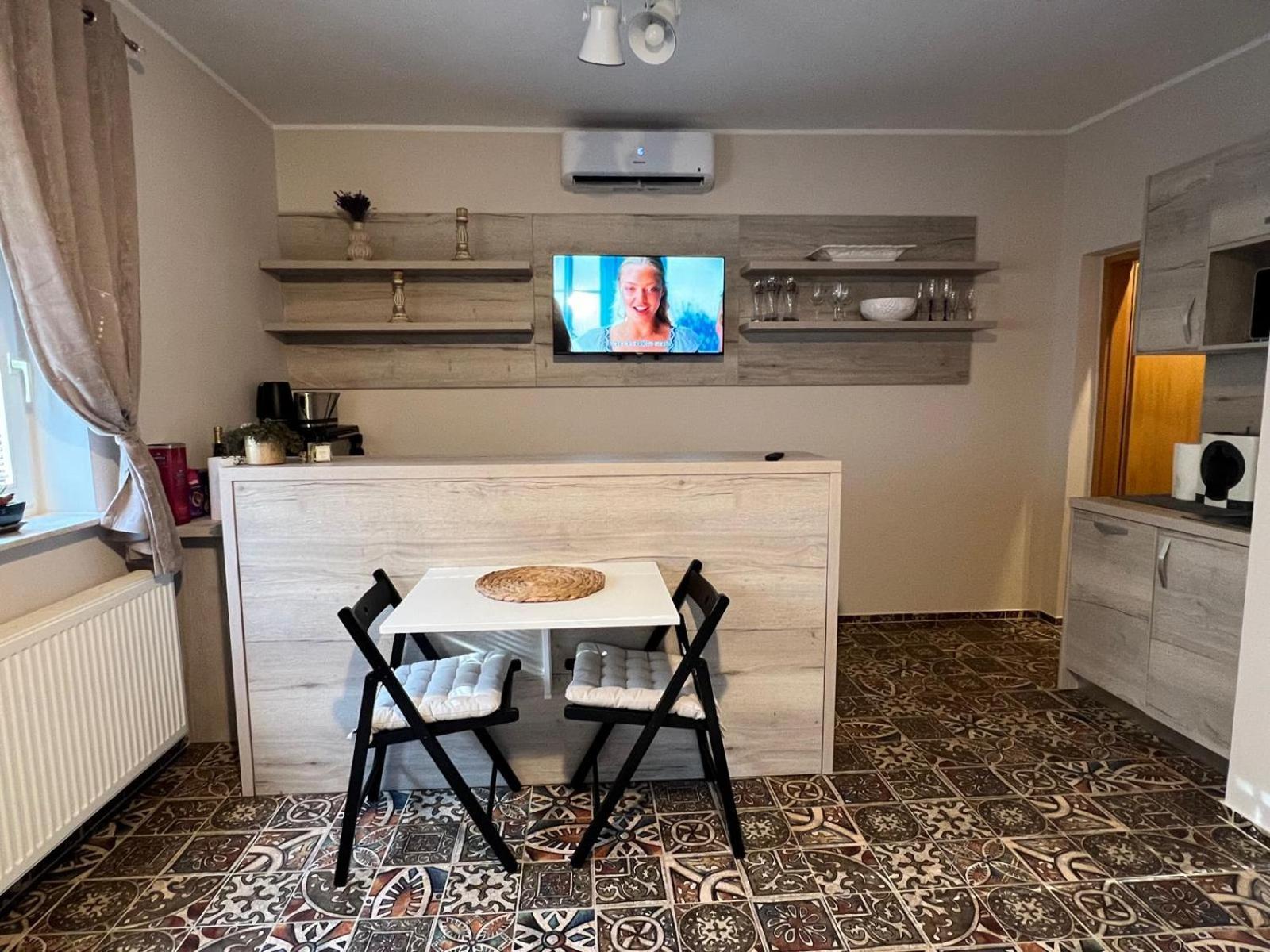 מריבור Centralpark Suites מראה חיצוני תמונה